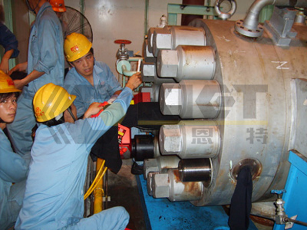 驅(qū)動式液壓扭矩扳手用于火力發(fā)電廠高壓給水泵螺栓預(yù)緊